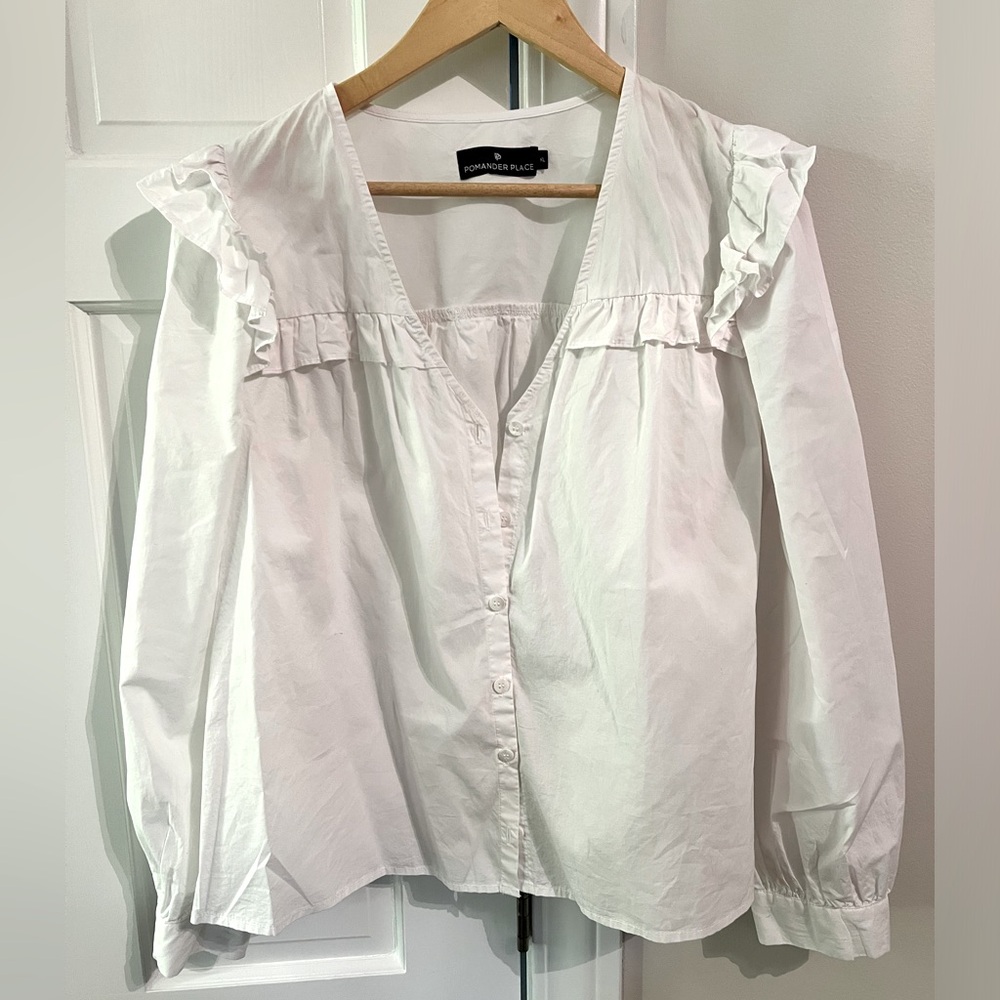 Pomander Place white button up Blouse